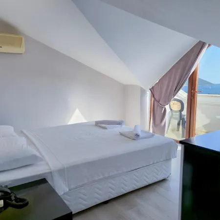 Otel Habesos 2*